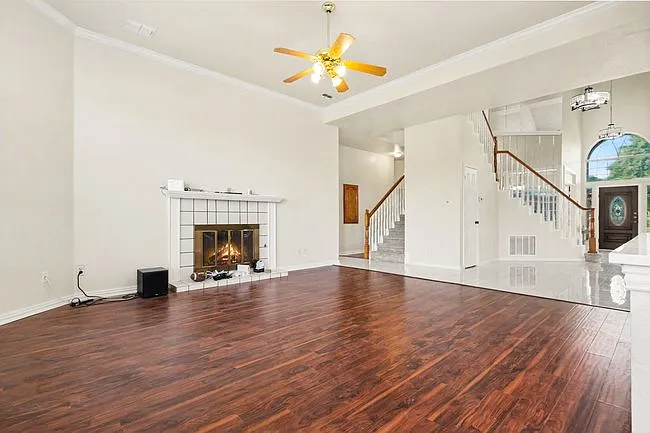 1027 Creek Bnd — Photo 6