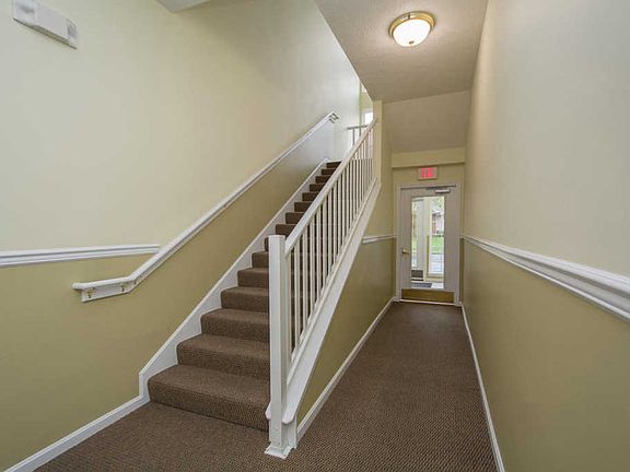 3rd image of 9106 Hawthorne Pointe Dr Unit 204