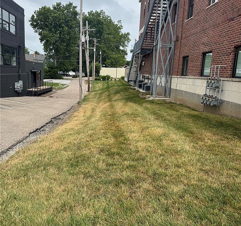 2nd image of 0 S Market St