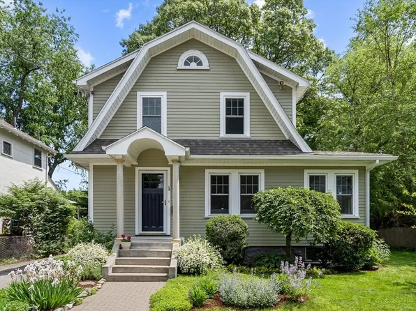 58 Iroquois Rd, Arlington, MA 02476