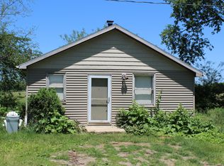 7147 Smith Rd, Berrien Center, MI 49102