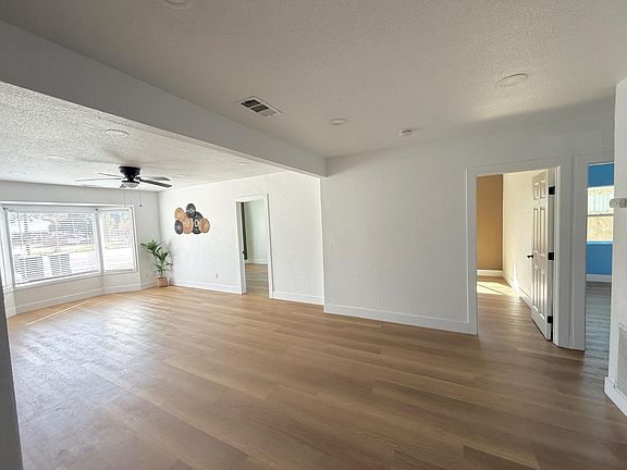 5th image of 1805 Vernon Ave