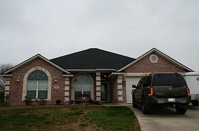 1st image of 818 Woodson Dr