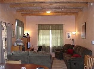 496 Sunset Rd, Taos, NM 87571