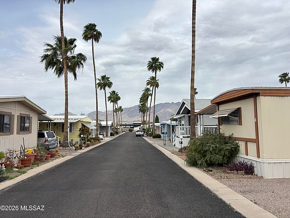 3rd image of 4001 E Blacklidge Dr Unit 4