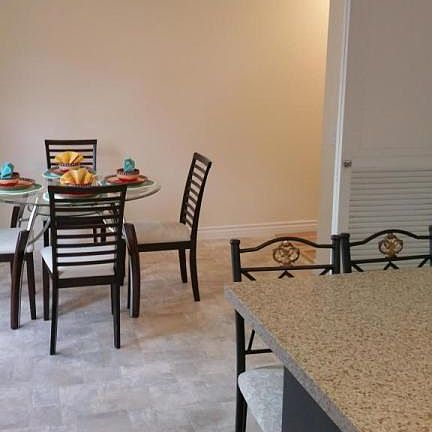 5th image of 2850 Montrose Ave APT 17