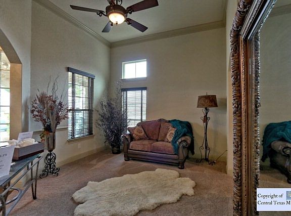 5th image of 233 Allemania Dr