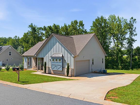 2nd image of 248 Autumn Glen Dr