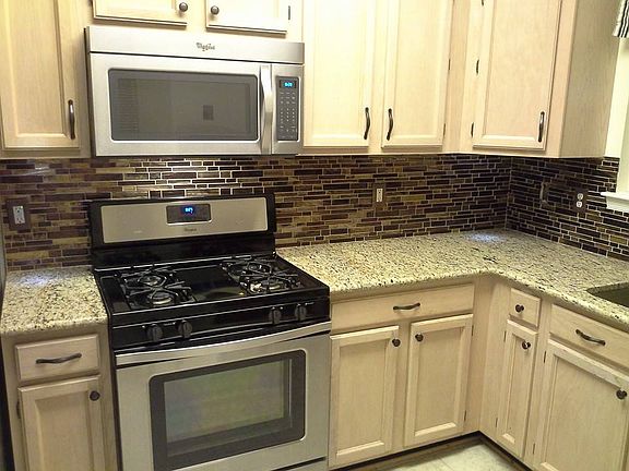 4th image of 6557 Grange Ln Unit 401