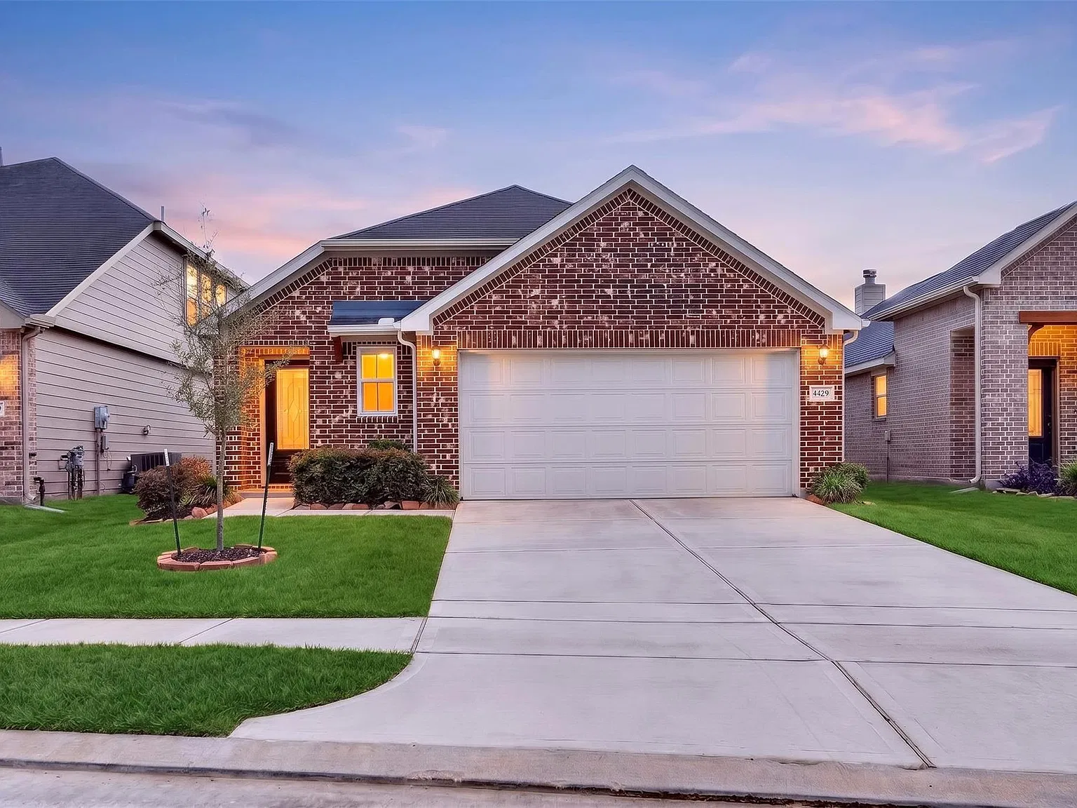 4 bed, 2.5 bath, 1750 sqft, $2,400 — Photo 4