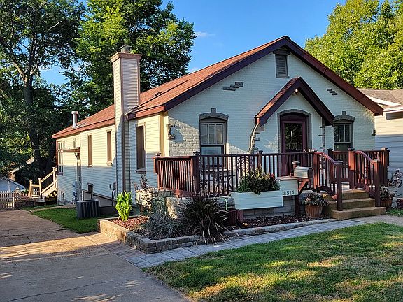 3rd image of 8514 Genevieve Ave