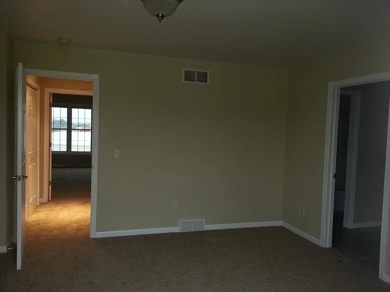 307 Douglas Dr — Photo 19
