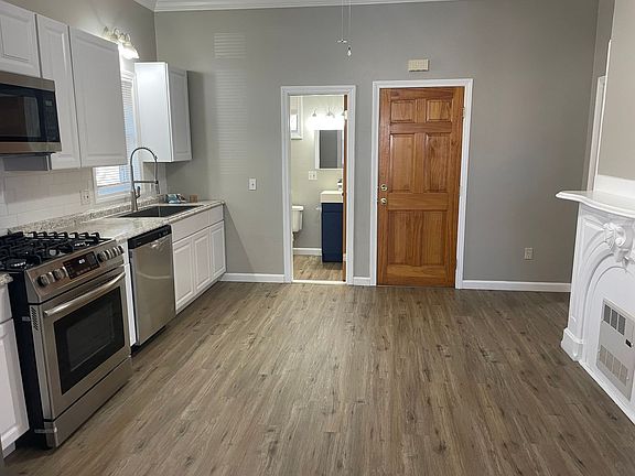 5th image of 128 Penn St Floor 1