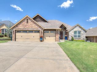 10841 Sara Ct, Midwest City, OK 73130