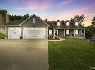 10509 Victoria Falls Dr, Festus, MO 63028