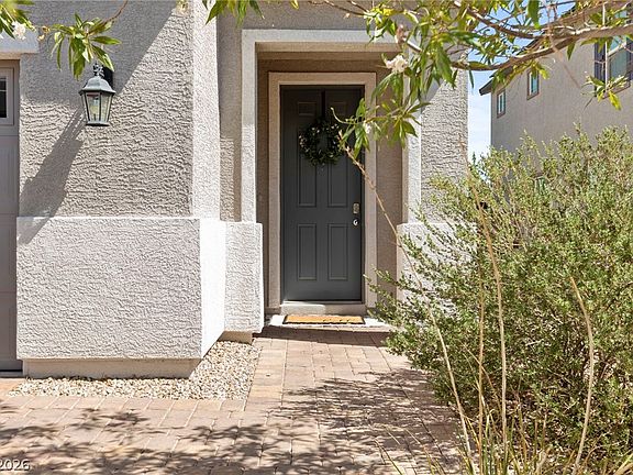 3rd image of 1034 Huckburn Ave