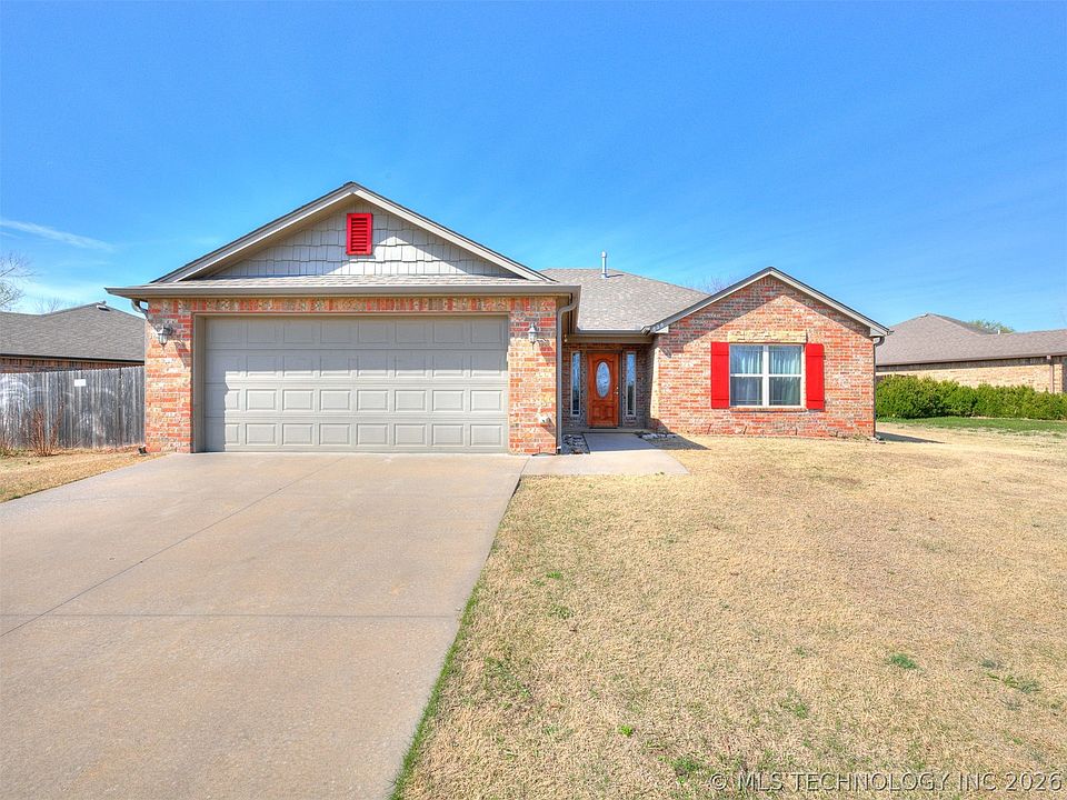 1st image of 636 Altus Ln