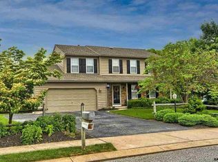 20 Coventry Cross Rd, Mount Wolf, PA 17347