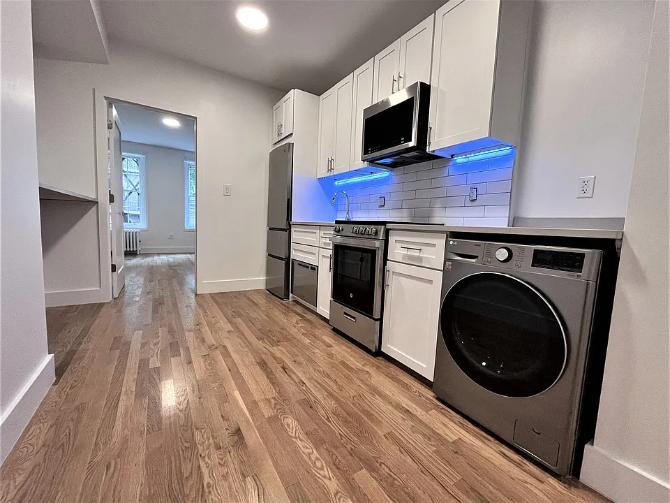 171 E 92nd St #2W