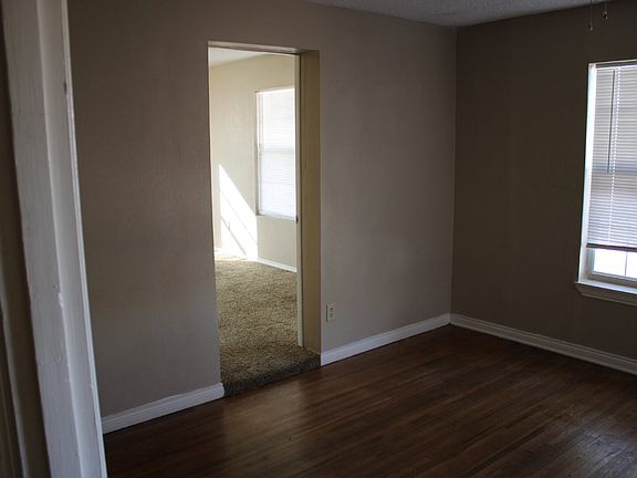 3rd image of 506 E Municipal Dr