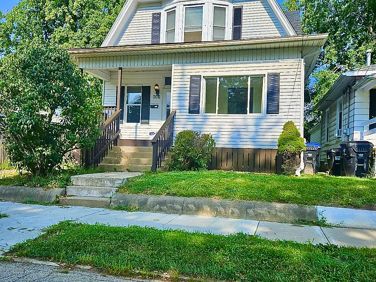 706 S Lee St — Photo 2