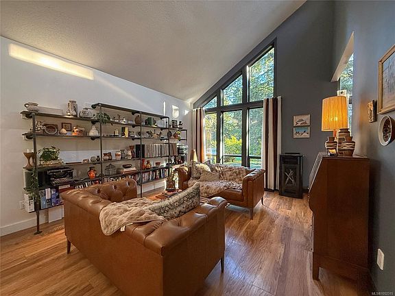 2nd image of 3836 Sutil Rd