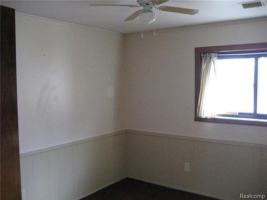 5th image of 30200 Fink Ave