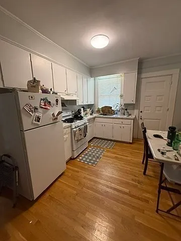 31 Auburn St #1R — Photo 9