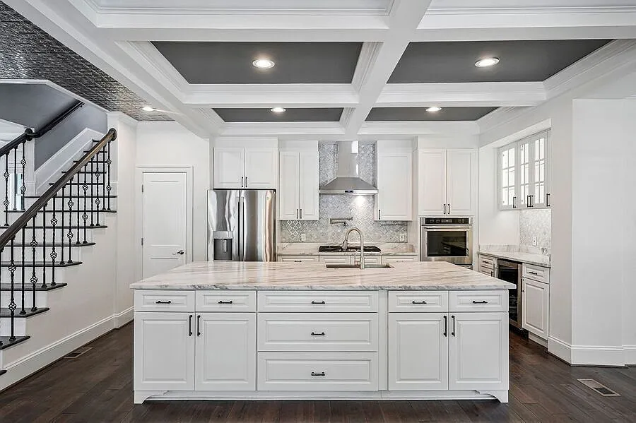 Refined 5BR Detached Home with Garage, With an extra Suite & Private Outdoor Space — Photo 3