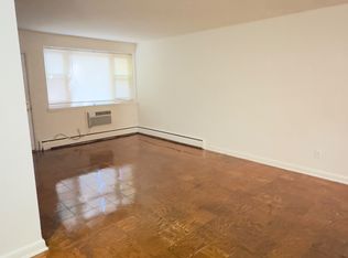 600 Kennebec Ave APT 103, Takoma Park, MD 20912