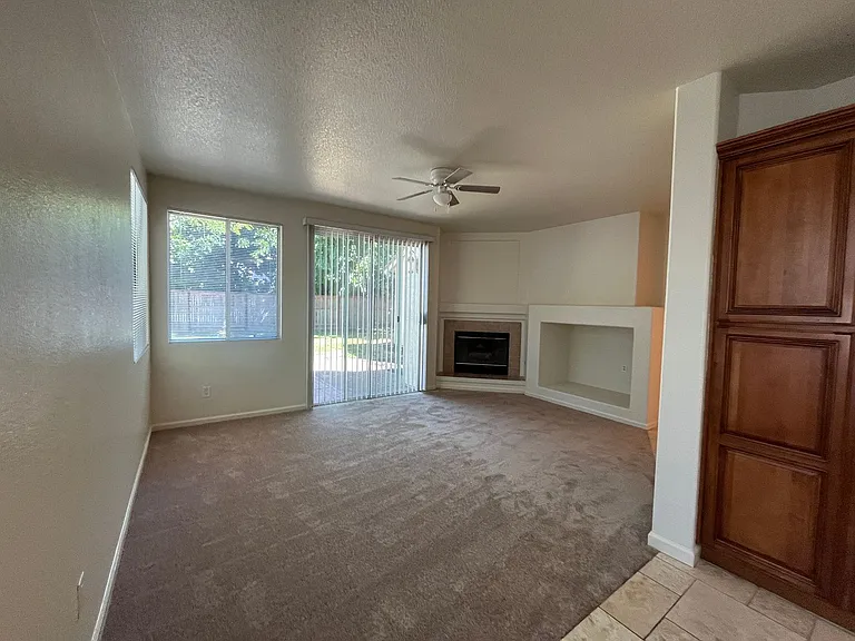 2821 Babson Dr — Photo 4