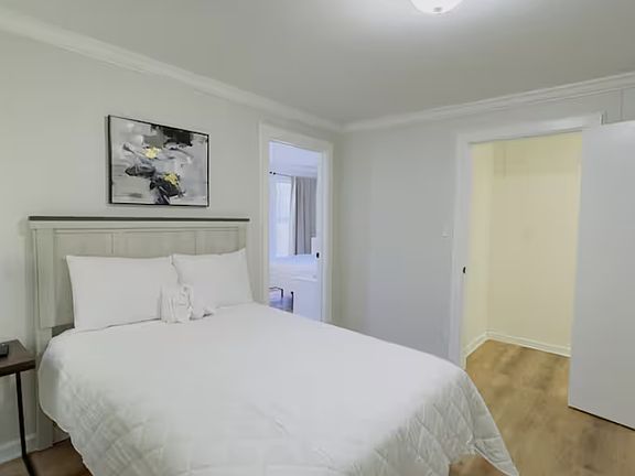 5th image of 613 Calhoun Dr #A-b