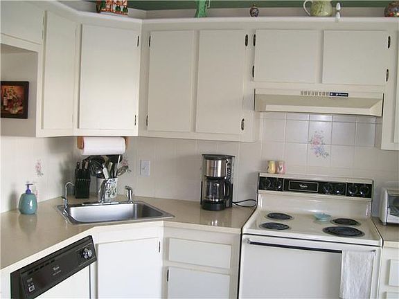 5th image of 231 Foxtail Dr APT B