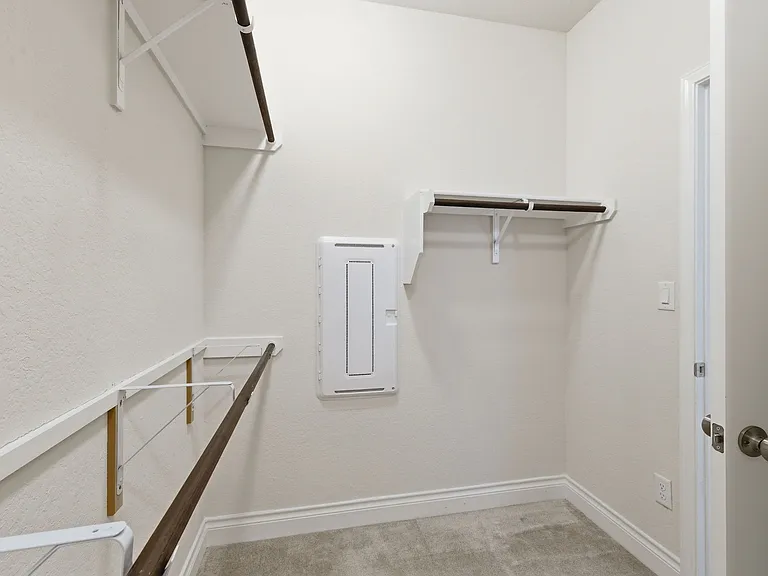 115 Inverness — Photo 31