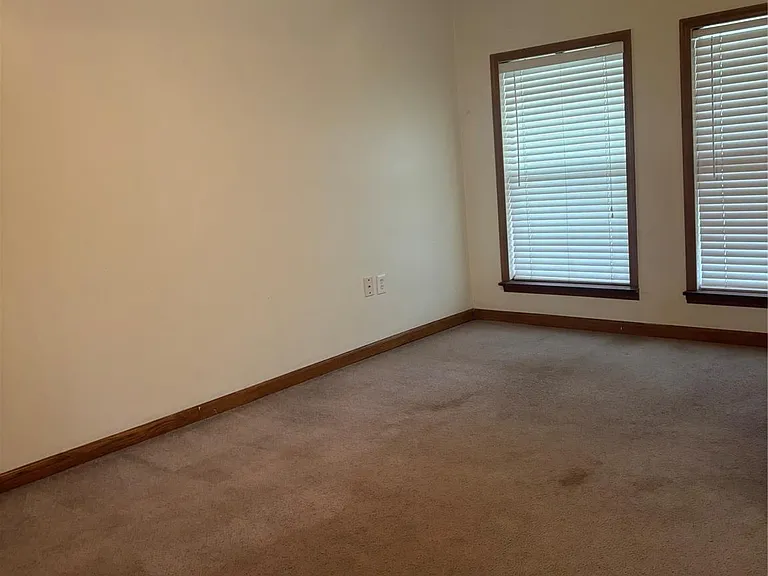 4713 Saxon St — Photo 10