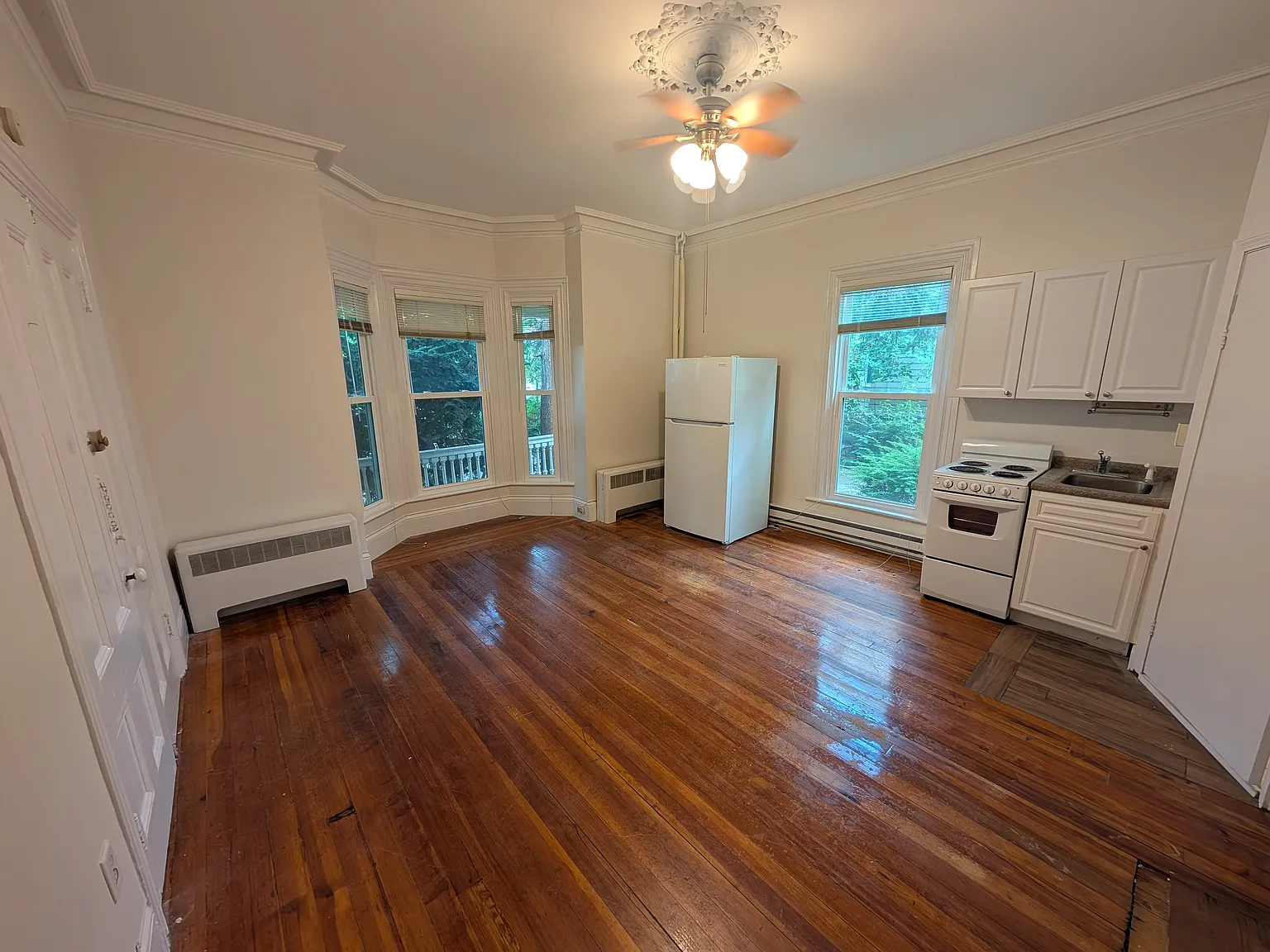 Studio, 9999 sqft, $1,950 — Photo 2