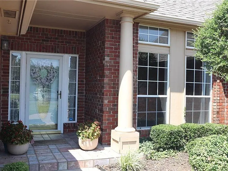 3705 Crail Dr — Photo 2