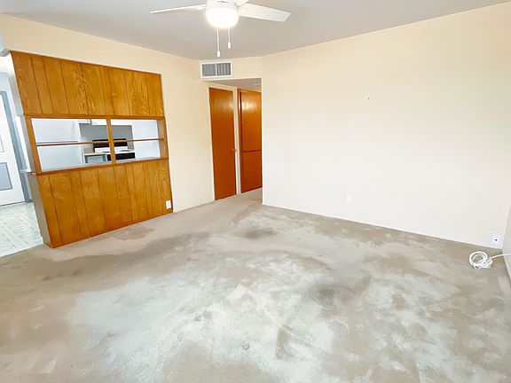 4th image of 1515 W Huntington Dr