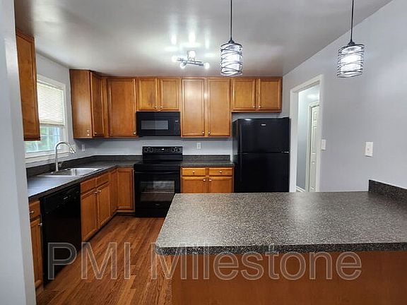 2nd image of 3333 Swann Rd
