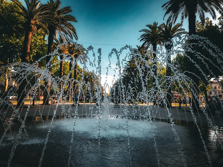 Enjoy easy access to Roseville's best shopping spots.