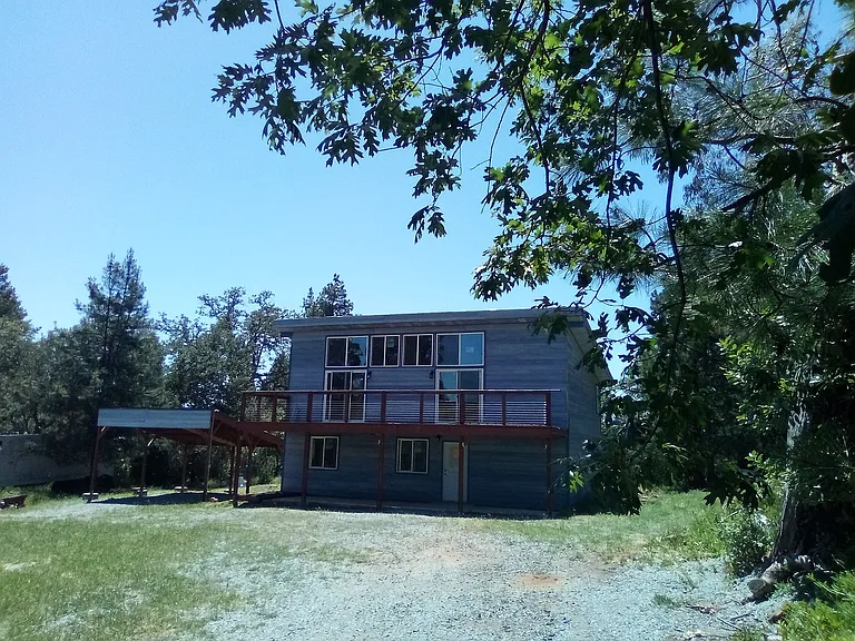 68 Country Ln — Photo 2