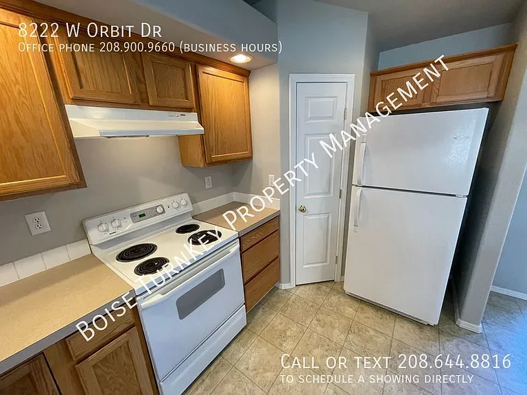 8222 W Orbit Dr — Photo 7