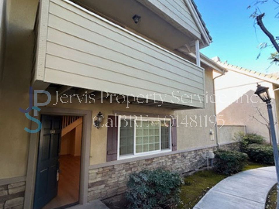 1st image of 648 Warne St