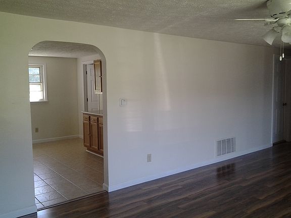 4th image of Lumbeck Road #2130