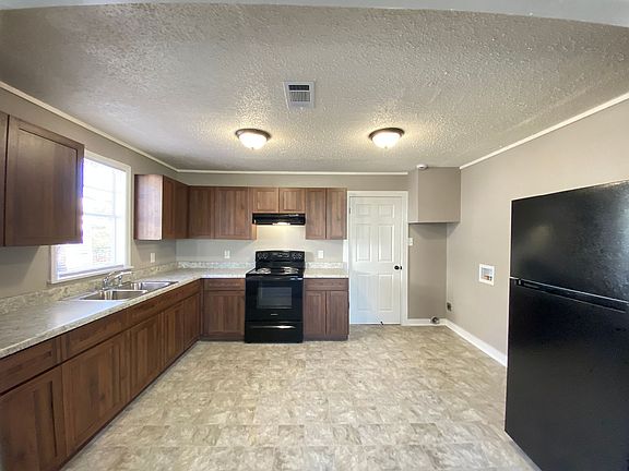 4th image of 2719 Abigail St