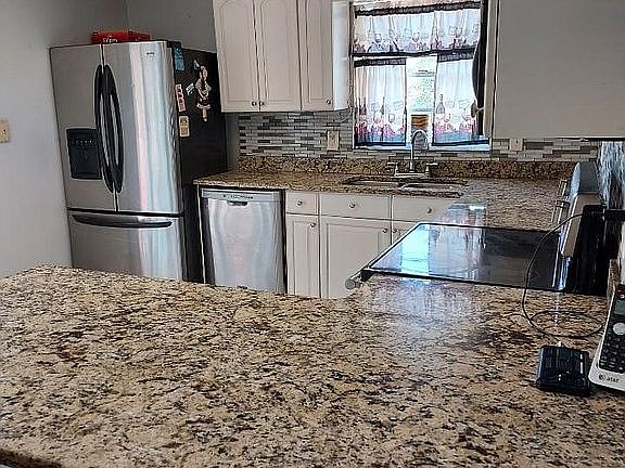 4th image of 12501 Queensland Ln