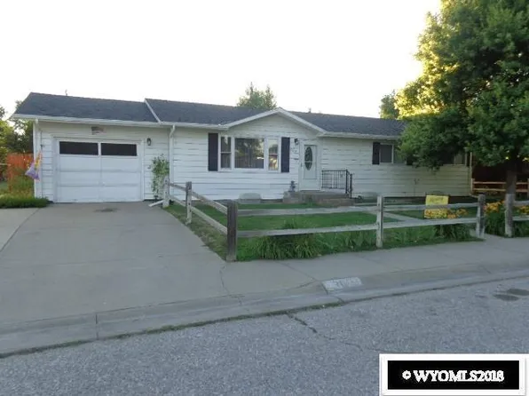 363 S Iowa Ave, Guernsey, WY 82214