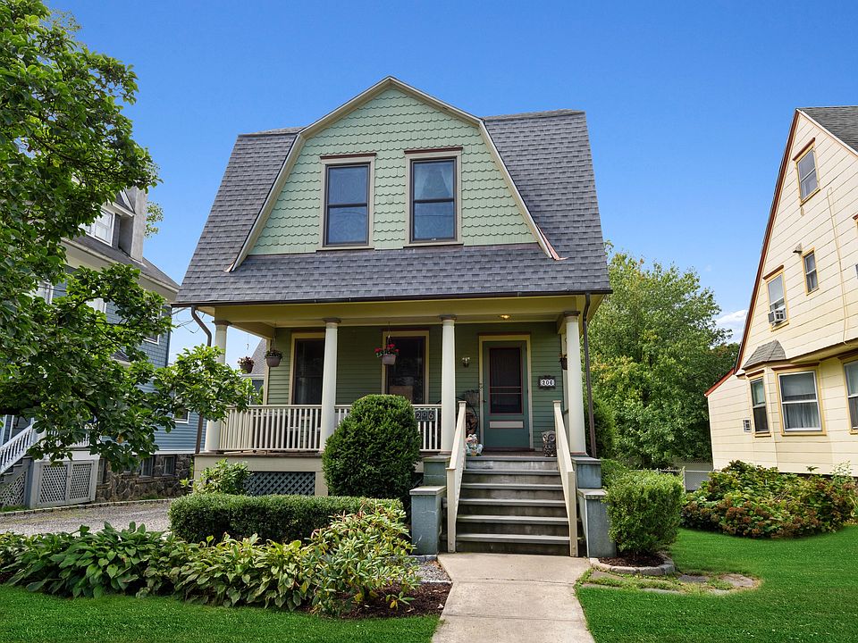 206 Beach Avenue
