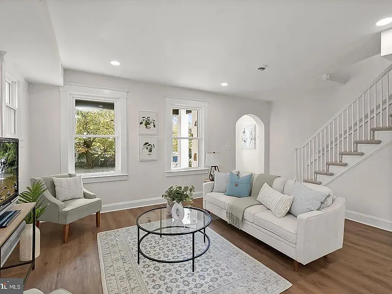 614 Stamford Rd — Photo 7