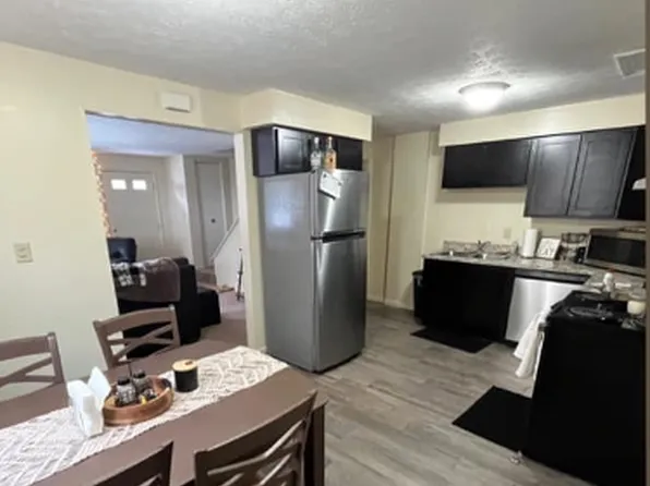 500 S Depeyster St #26, Kent, OH 44240